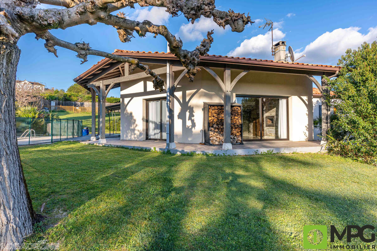 Villeneuve sur Lot villa T5 avec piscine et vue dominante - photo 14