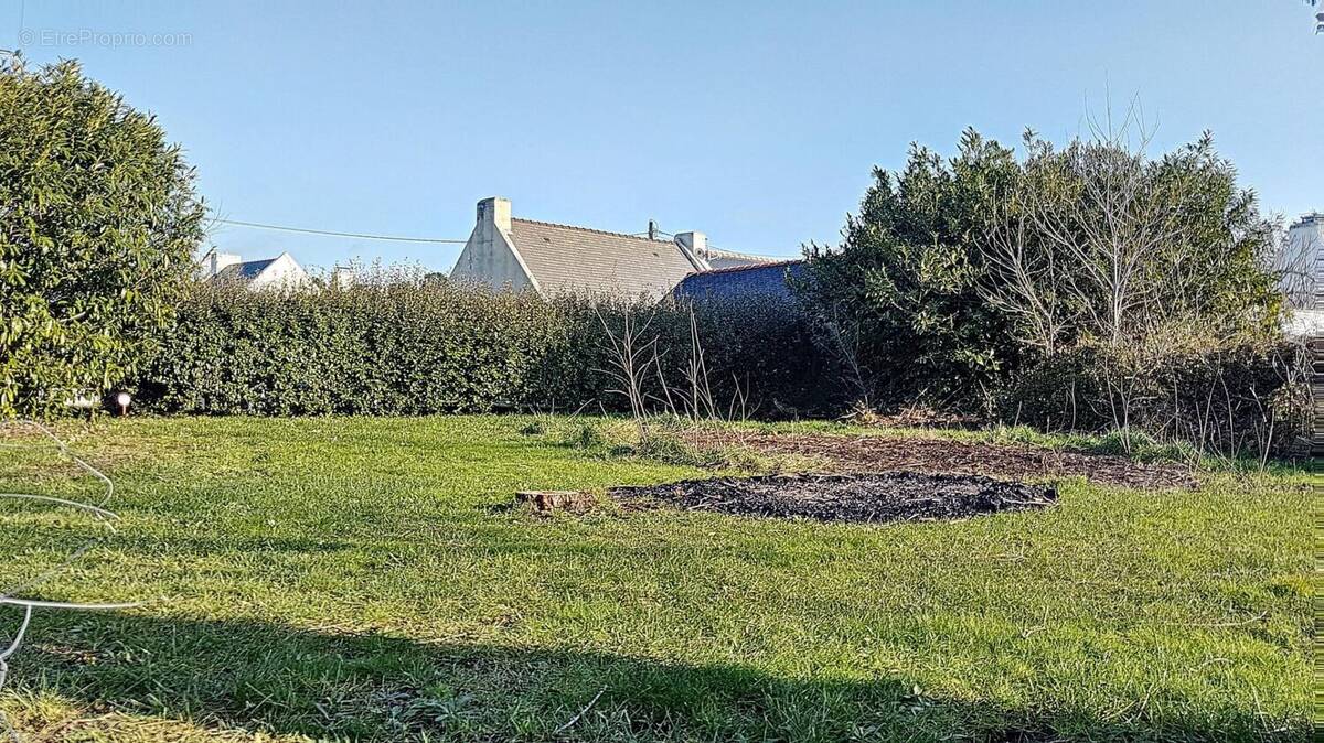 Terrain à LE PALAIS