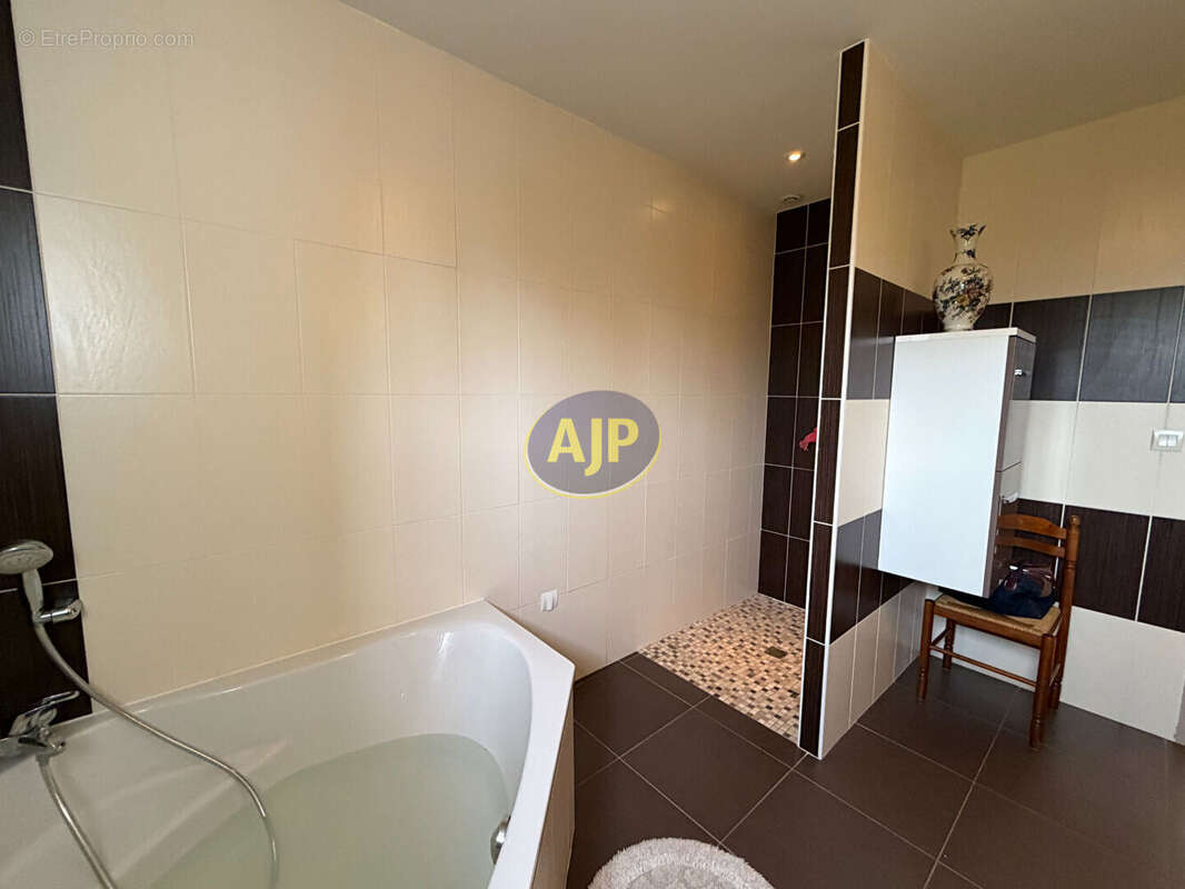 Maison à VENDAYS-MONTALIVET