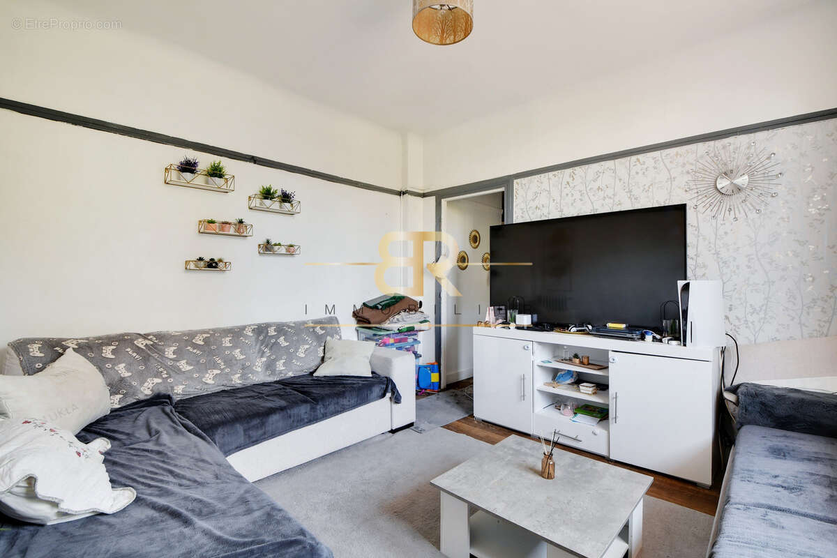 Commerce à COURBEVOIE