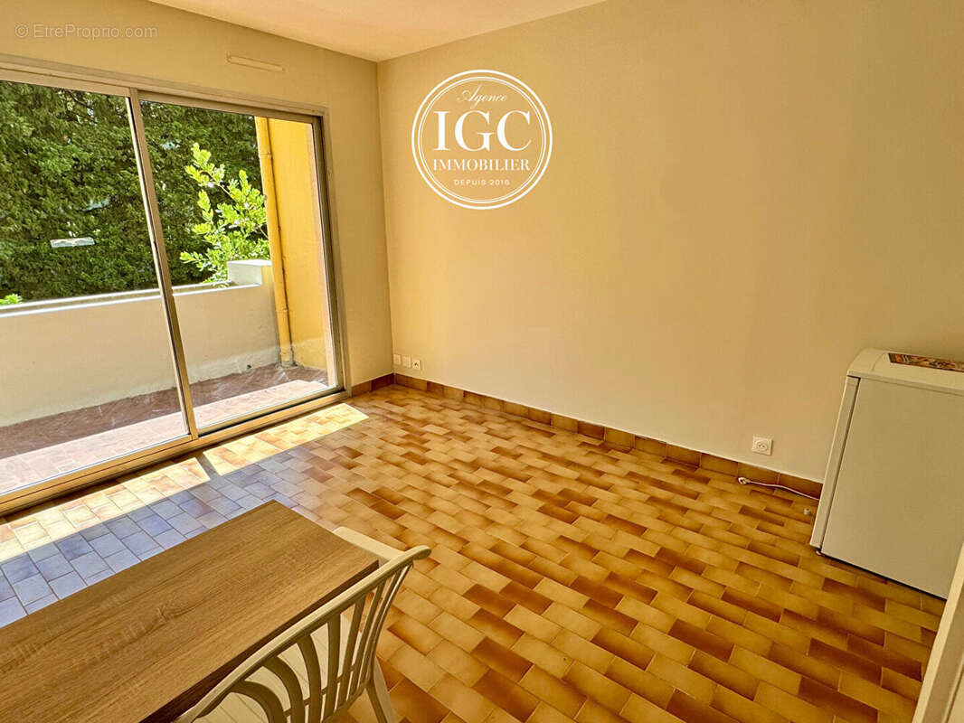 Appartement à CARRY-LE-ROUET