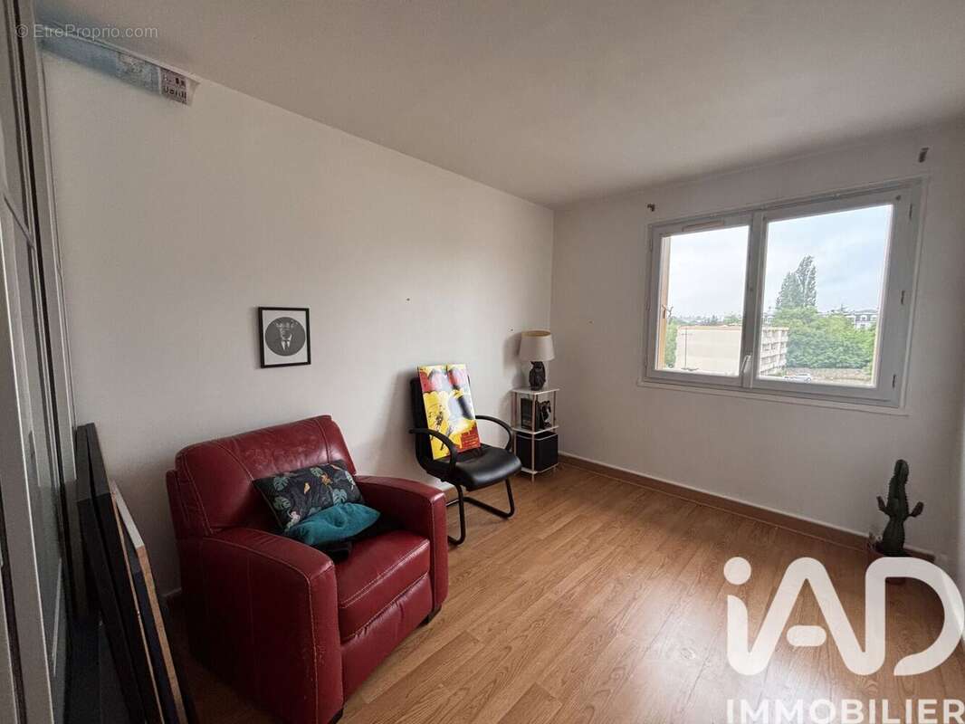 Appartement 64 m² à Saint-Fargeau-Ponthierry  - photo 8