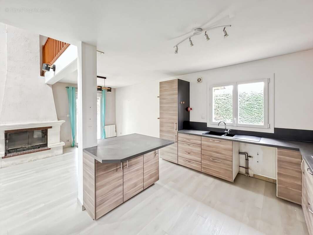Maison 181 m² à Saint-Lys  - photo 5