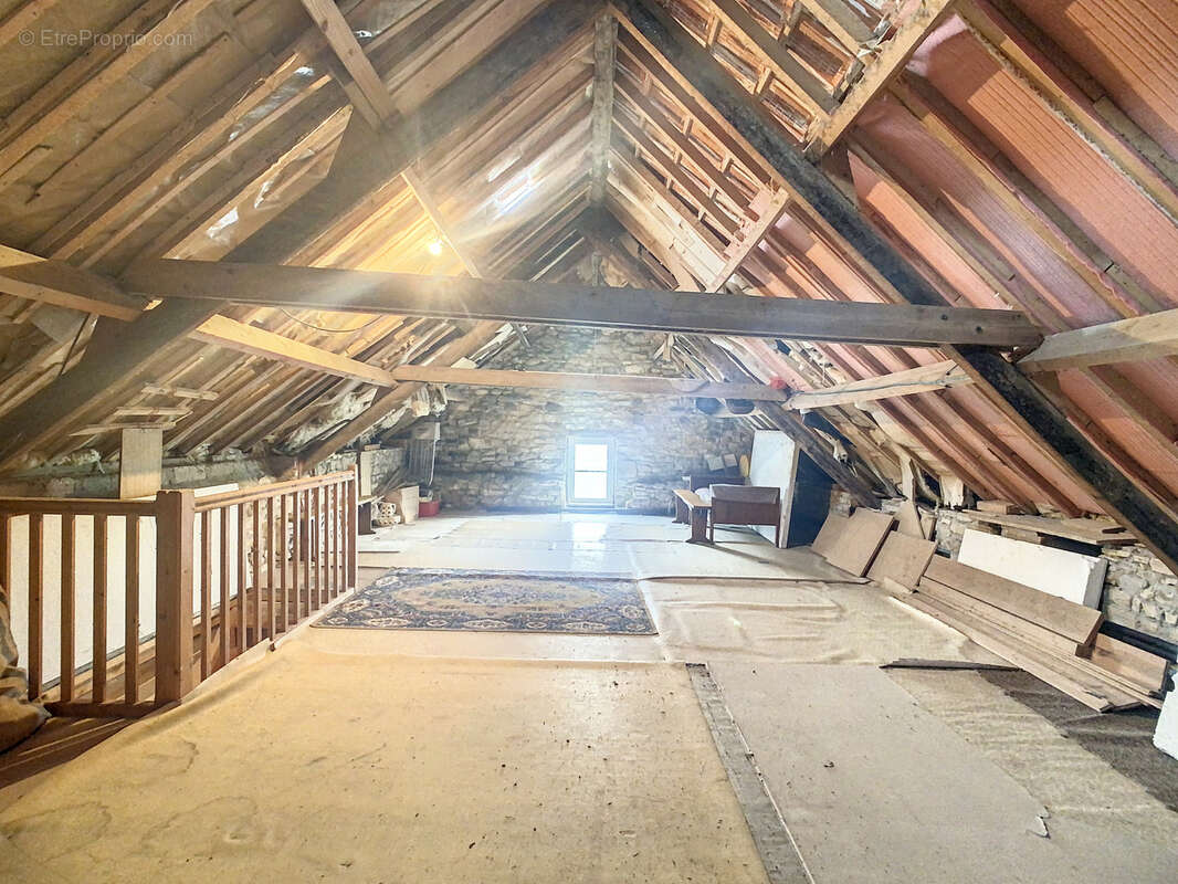 Maison à LES MOITIERS-D'ALLONNE