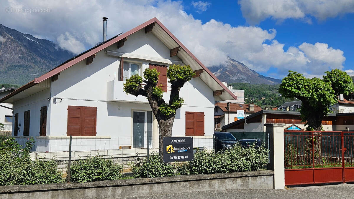 Grande maison familiale rénovée, coeur de ville - photo 2