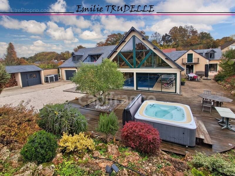 Maison à LA CHARTRE-SUR-LE-LOIR