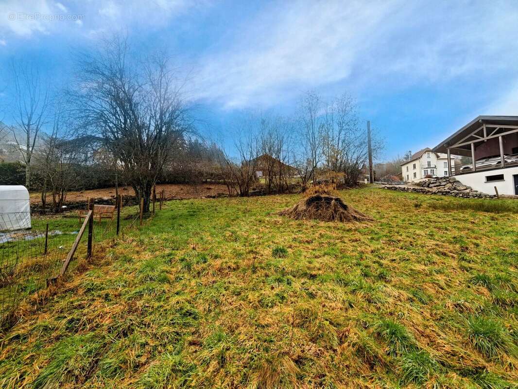 Terrain à SAULXURES-SUR-MOSELOTTE