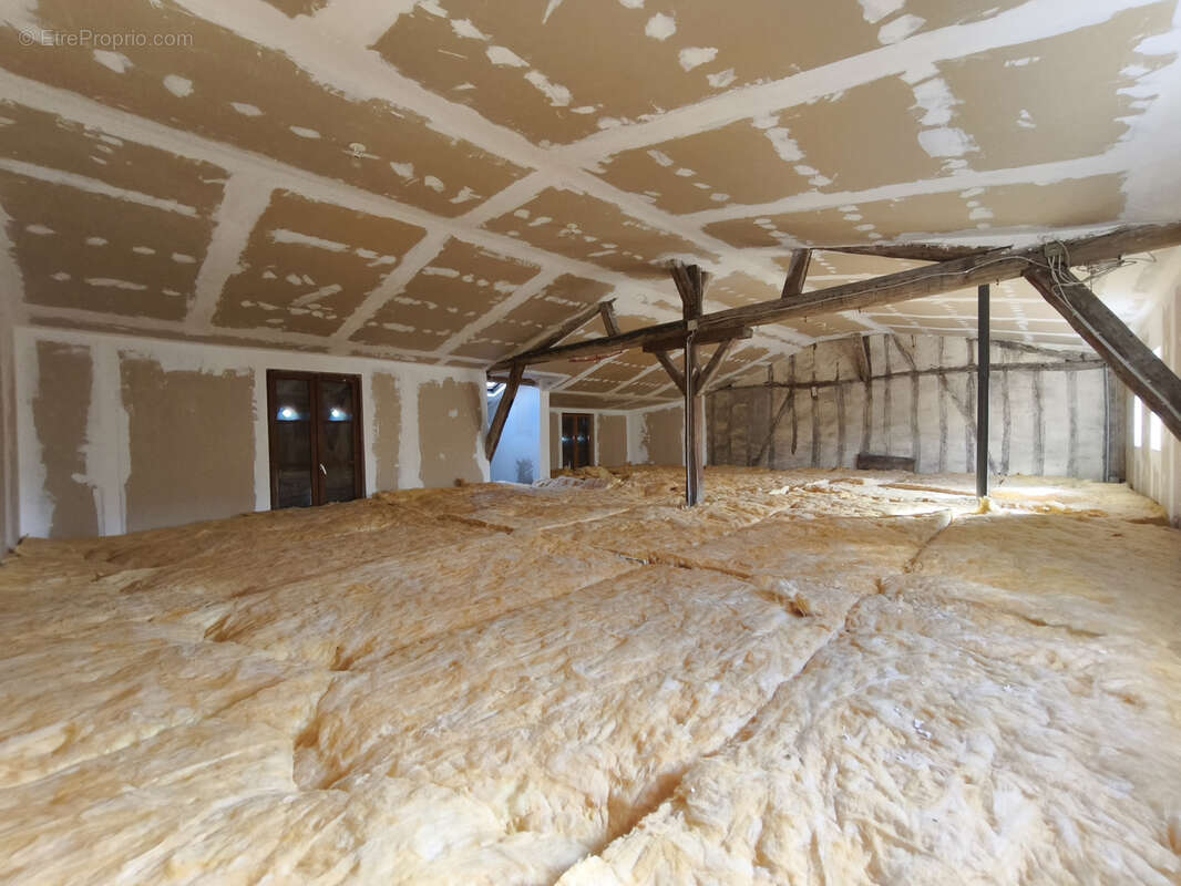 Maison de caractère à Saint-Memmie   Charme de l’ancien et beaux volumes 137 m2 + grenier 65 m2 (plaqué, isolé - photo 16