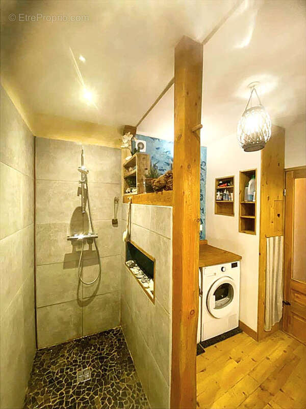 Grand t4 avec studio coin nuit et ses deux greniers a renover - photo 11
