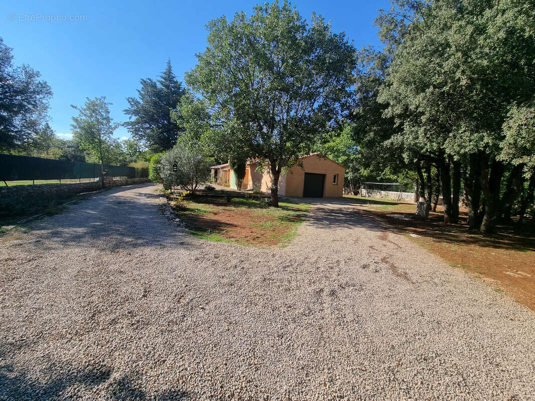 Maison à REGUSSE