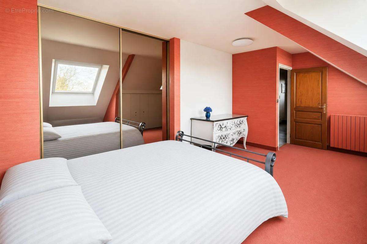 Maison 175 m² avec 5 chambres à Oisseau - photo 8