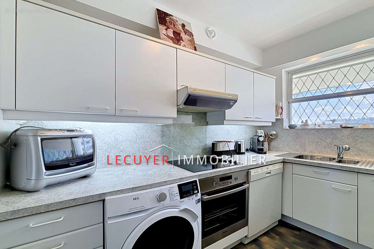 Appartement à VILLENEUVE-LOUBET
