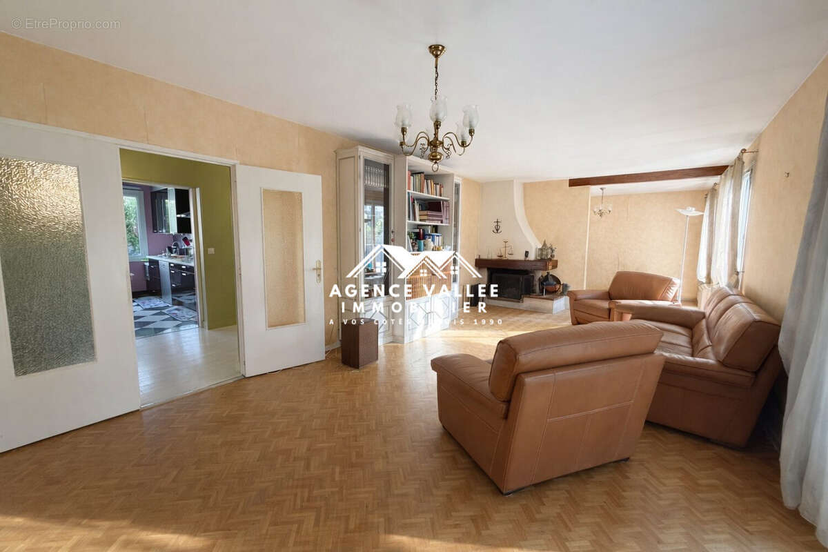 Maison à SAINTRY-SUR-SEINE