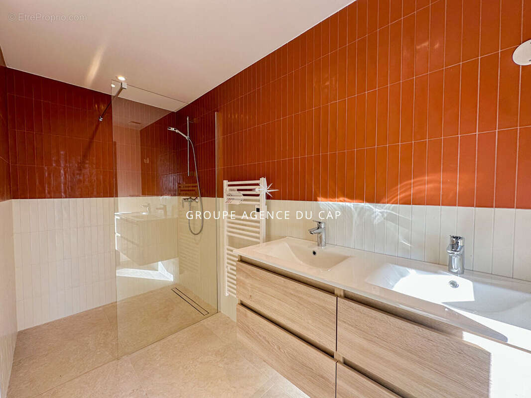 Maison à LES ISSAMBRES