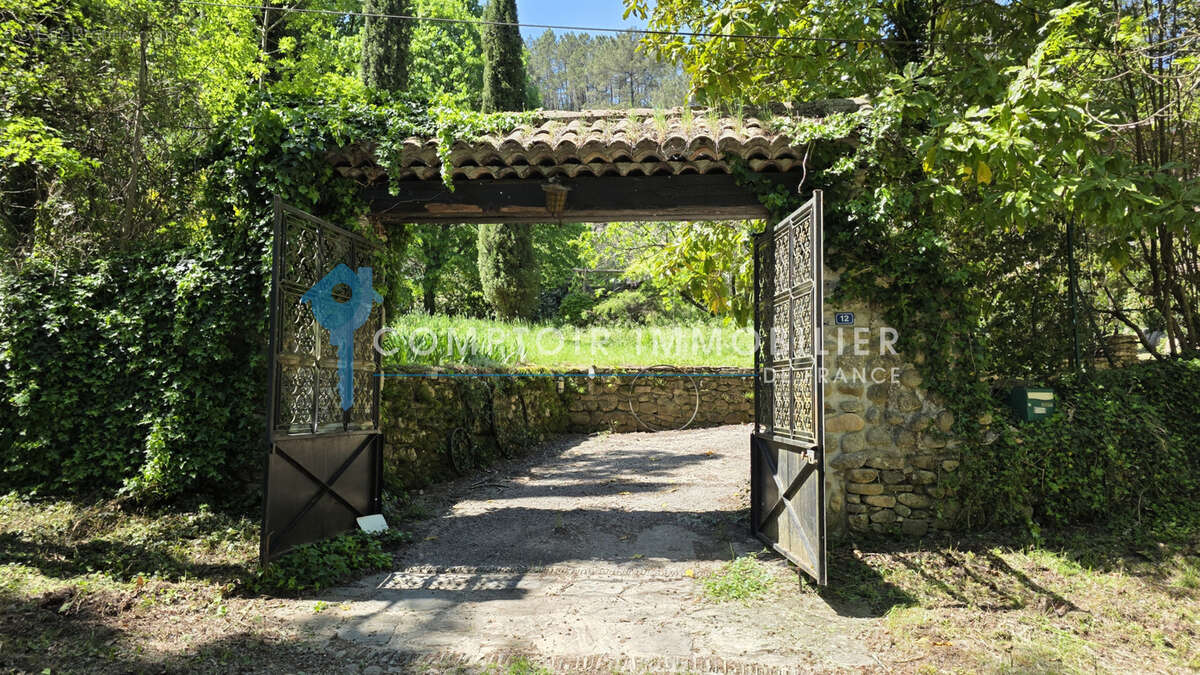 Dépt. 30 -   Mas en pierres de 220 m2 à CHAMBORIGAUD - Parcelles de 1,10 ha - photo 5
