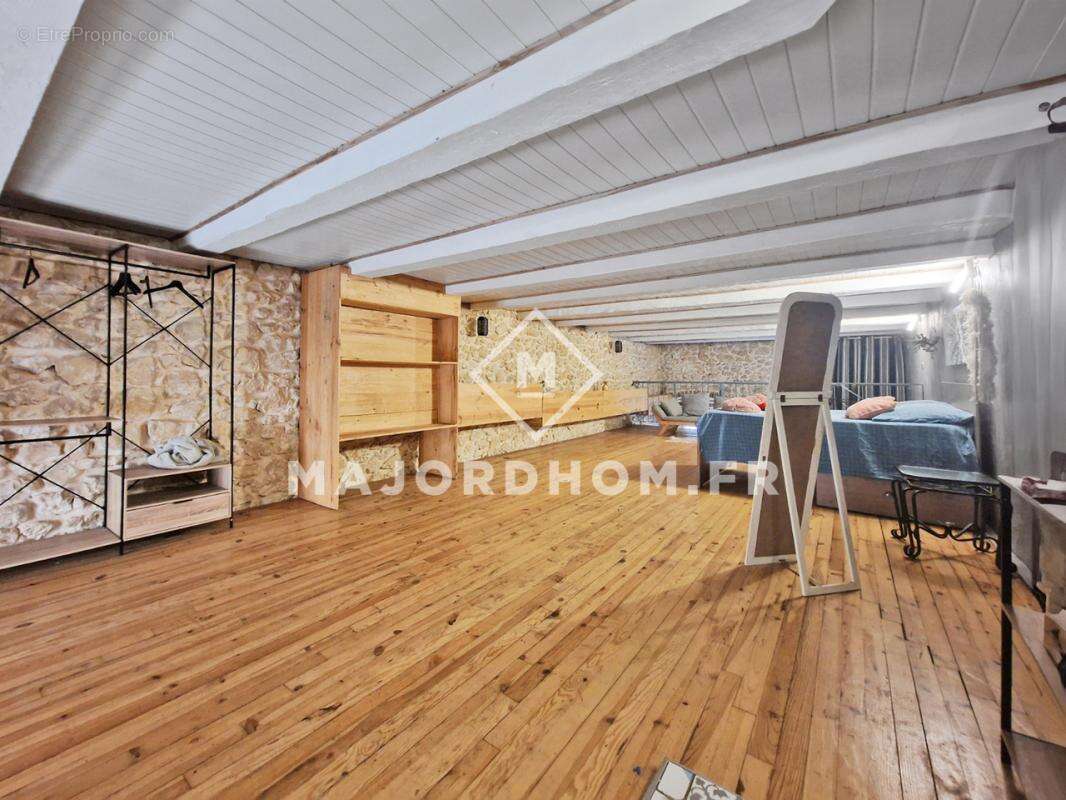 Appartement à MARSEILLE-6E