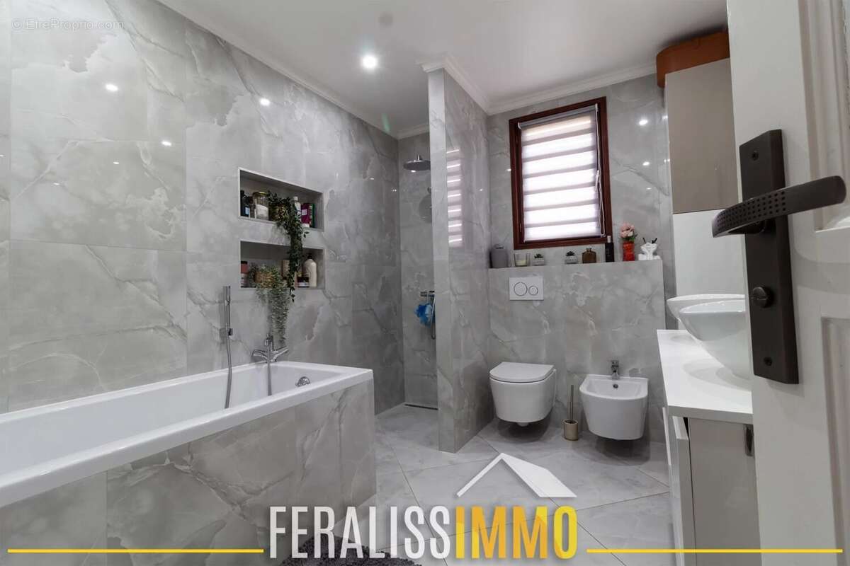 Maison à VAUX-SUR-SEINE