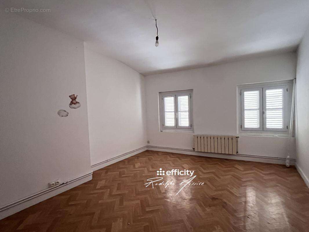 Appartement 163 m² à Niort  - photo 9