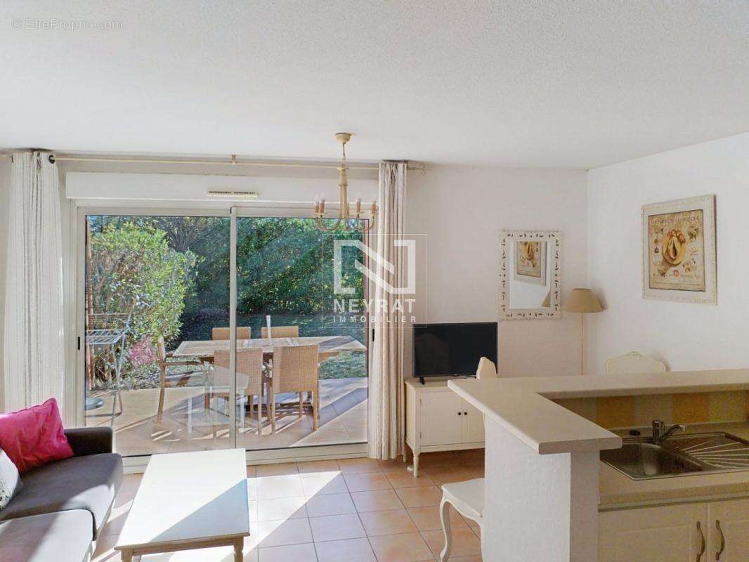 Appartement à MONTAUROUX