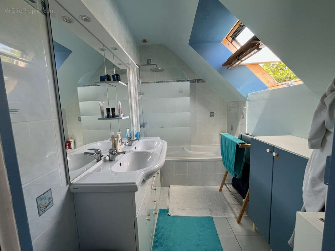A vendre à PORNICHET maison familiale avec piscine au calme dans un environnement agréable à 2,5 kms de la plage - photo 6