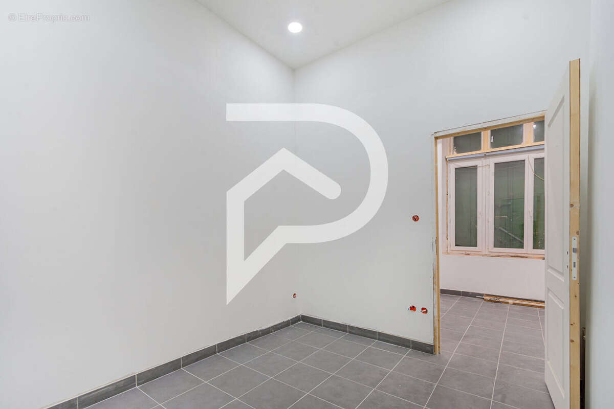 Appartement à MARSEILLE-6E