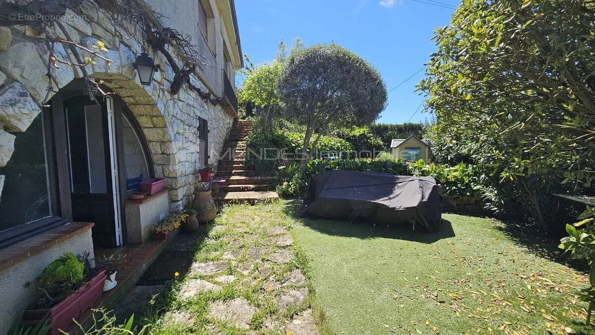 Villa avec piscine et belle vue proche village - photo 19