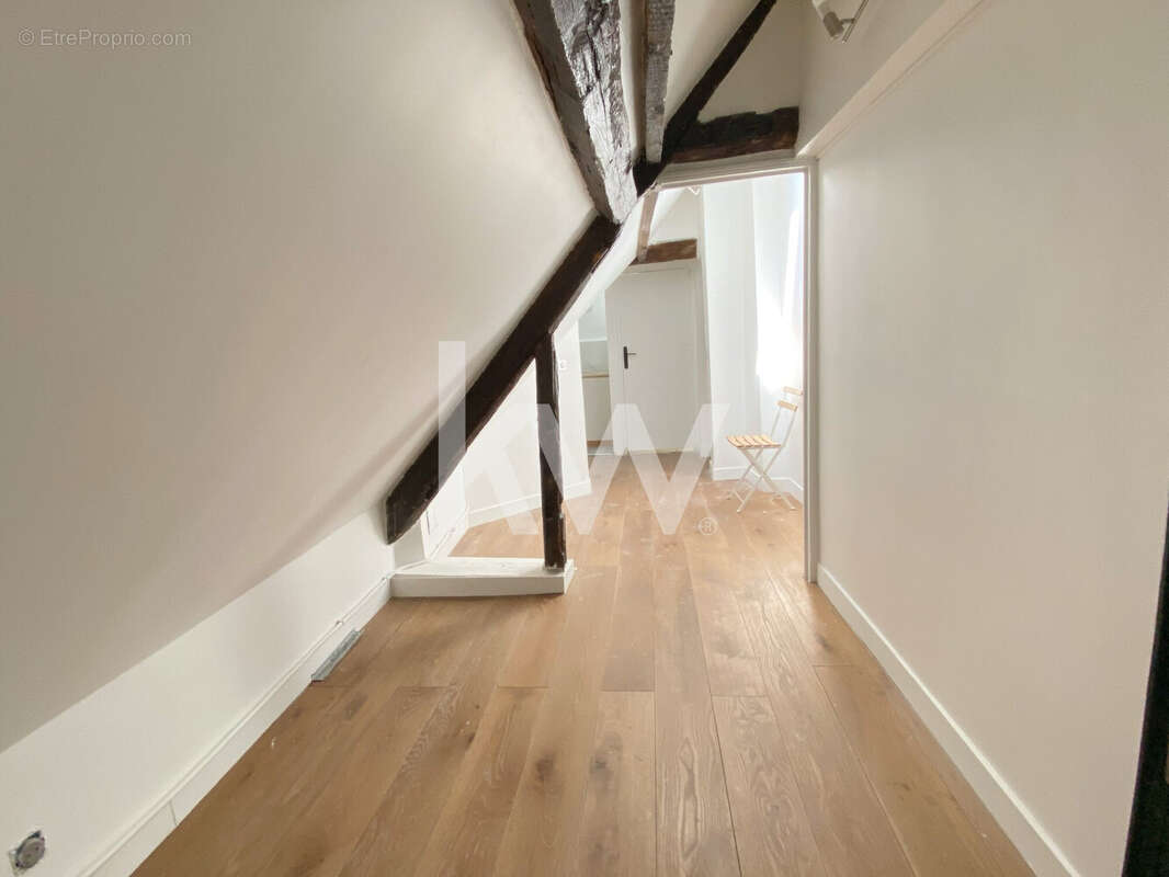 Appartement à PARIS-3E