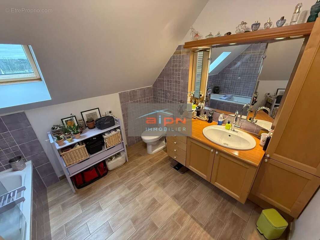 Maison à SAINT-ETIENNE-DU-ROUVRAY