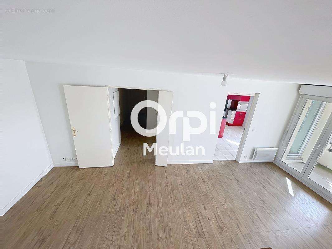 Appartement à LES MUREAUX