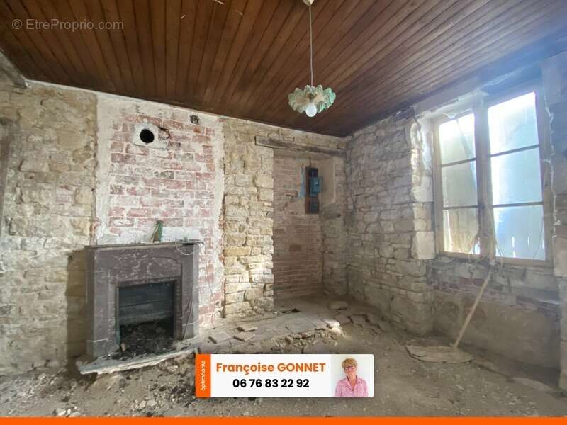 Maison à SAINT-GEORGES-DE-POISIEUX