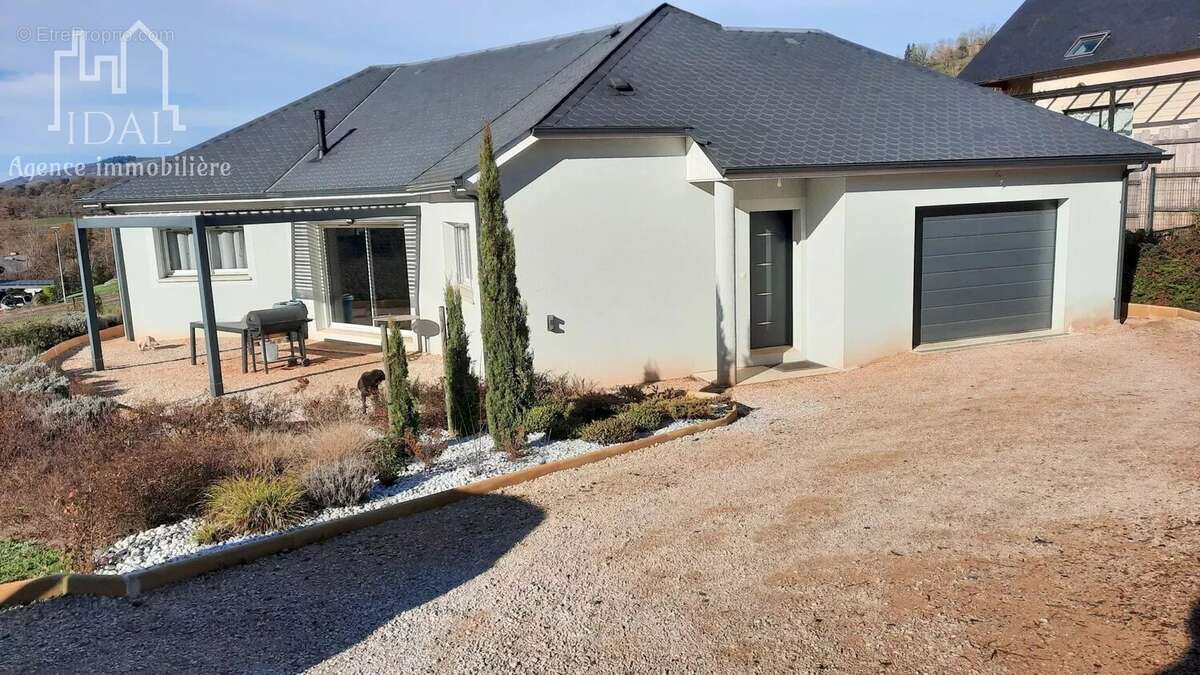 Maison à SAINT-LAURENT-D'OLT