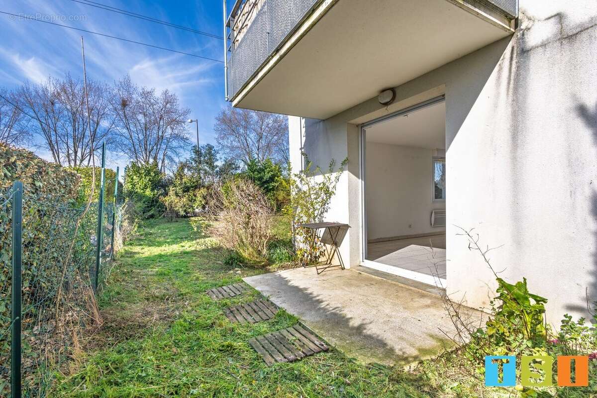 Appartement à CAZERES