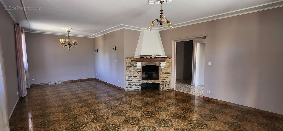 Maison à MALIJAI
