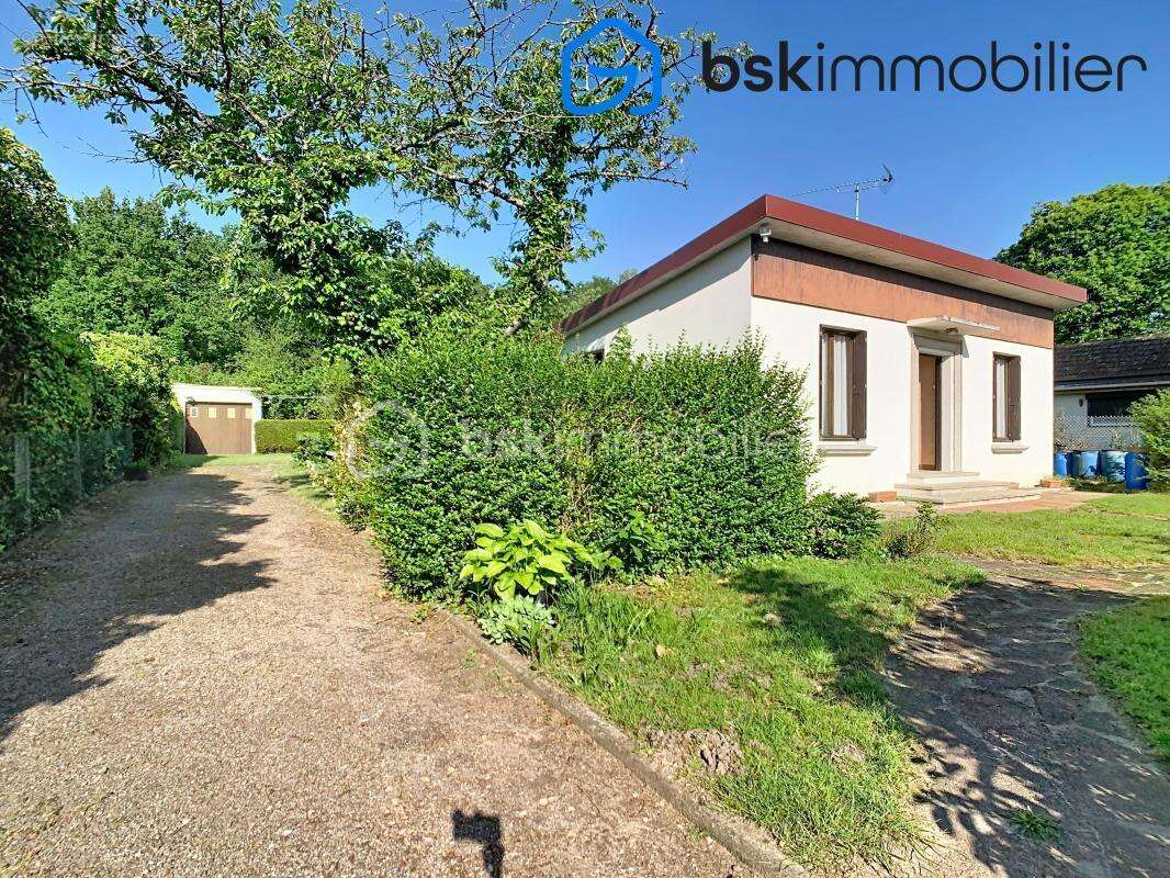 Maison à SAINT-ETIENNE-DU-ROUVRAY