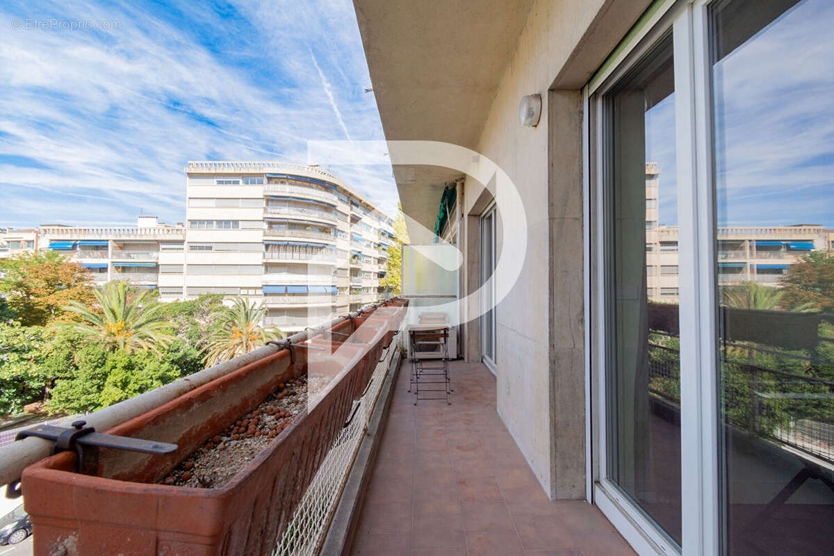Appartement à MARSEILLE-8E