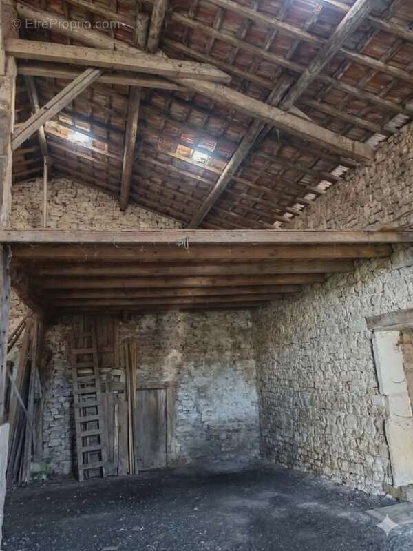 Grange – grand volume – stockage / atelier – secteur menaucourt - photo 4