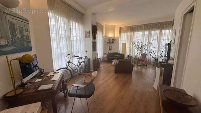 Appartement à PARIS-11E