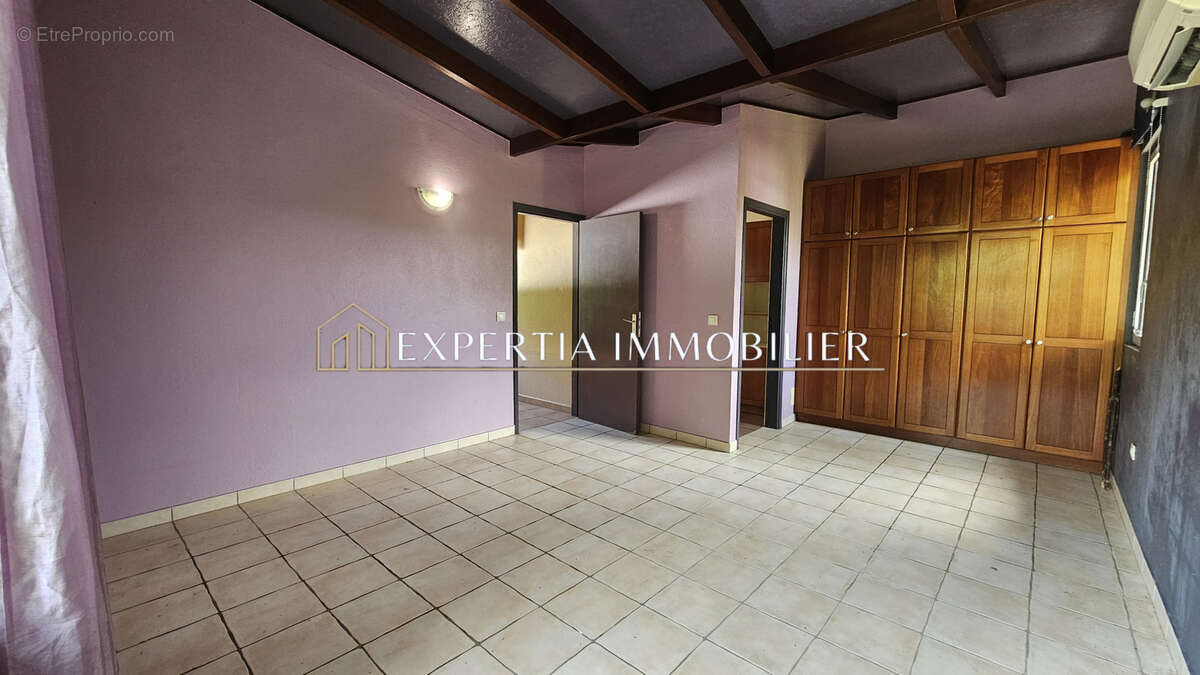 Maison à REMIRE-MONTJOLY