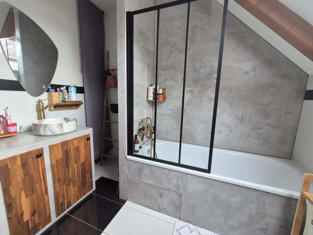 Appartement à ARTHAZ-PONT-NOTRE-DAME