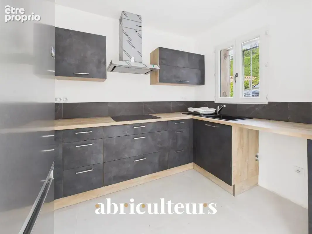 Bel appartement neuf de 95 m² avec une vue panoramique en vente sur Fayence (83440) - photo 3