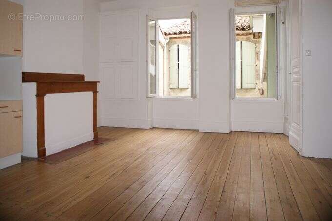 Appartement à FLEURANCE