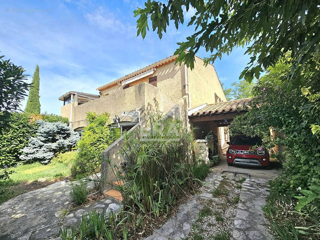 Maison à EYGUIERES