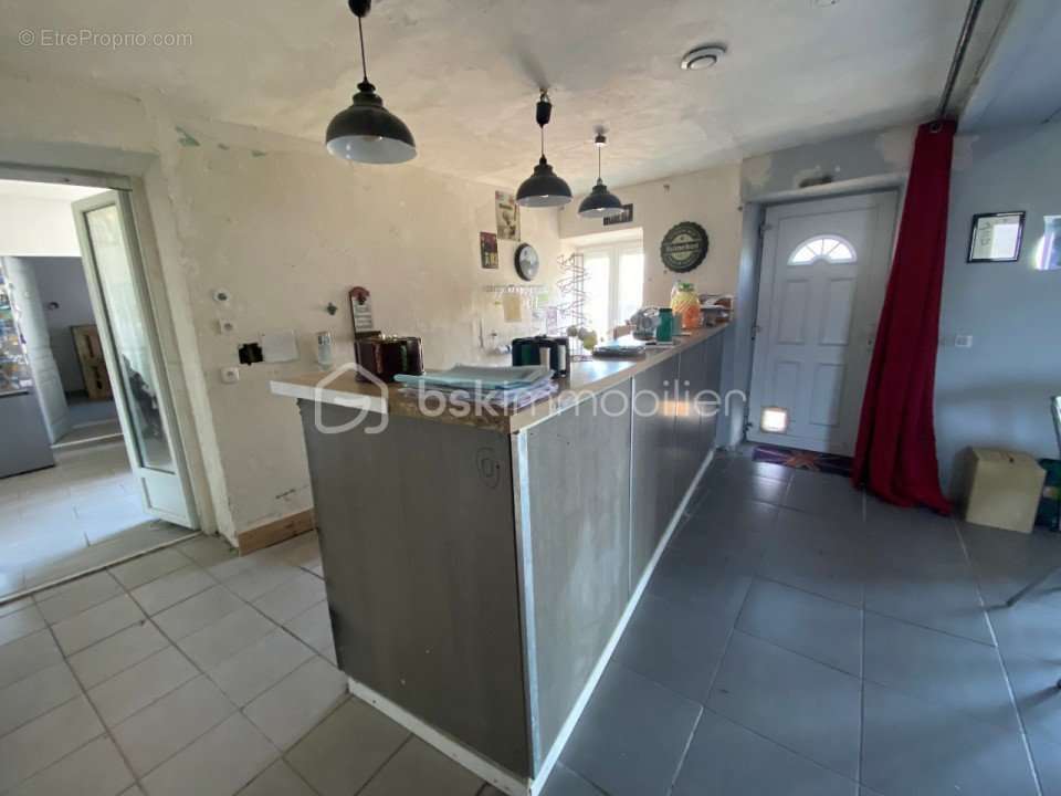 Maison à SAINT-MARTIN-DES-CHAMPS