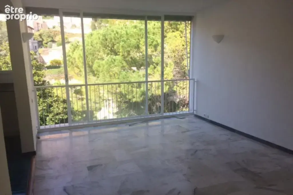 BEAULIEU SUR MER - Appartement 2 pièces à rafraichir - 50.71m2- 2ème étage - photo 2