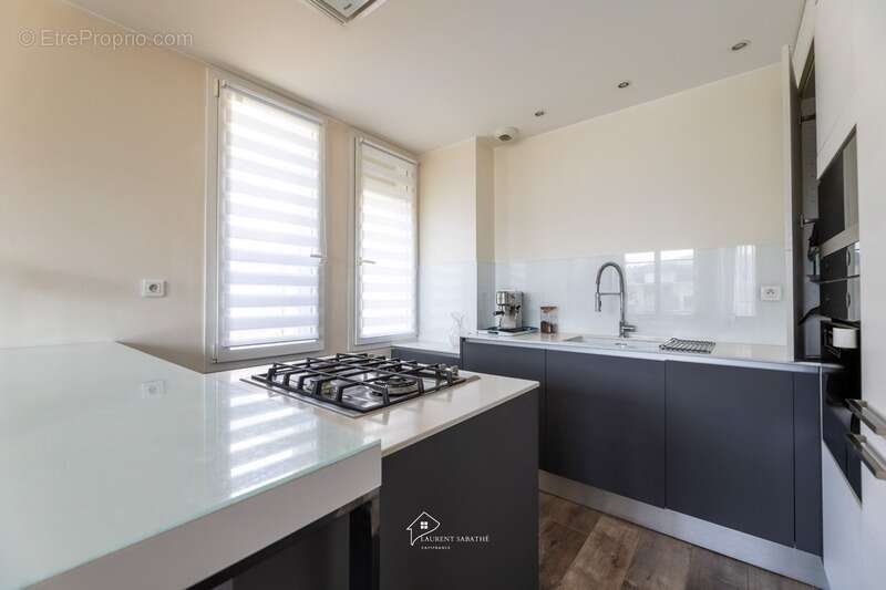 PAU (64) secteur Trespoey / Parc Beaumont - À VENDRE - Appartement T4 entièrement rénové avec garage - photo 4