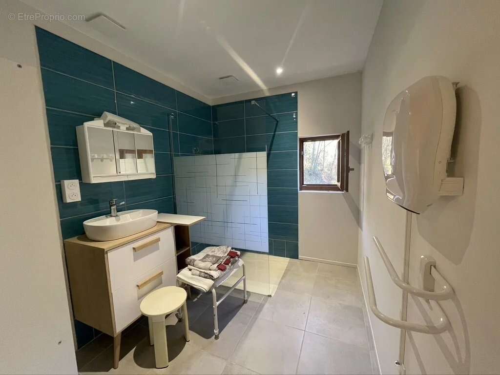 Maison à LE COLLET-DE-DEZE