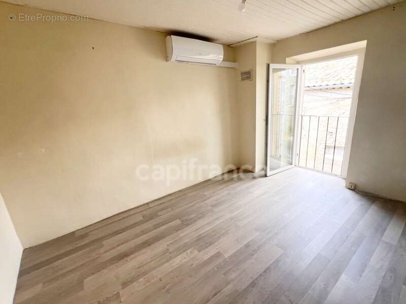 Maison de village lumineuse 2 chambres avec cave aménageable à Revest-du-Bion (04) proche Banon – Idéal investissement locatif - photo 6