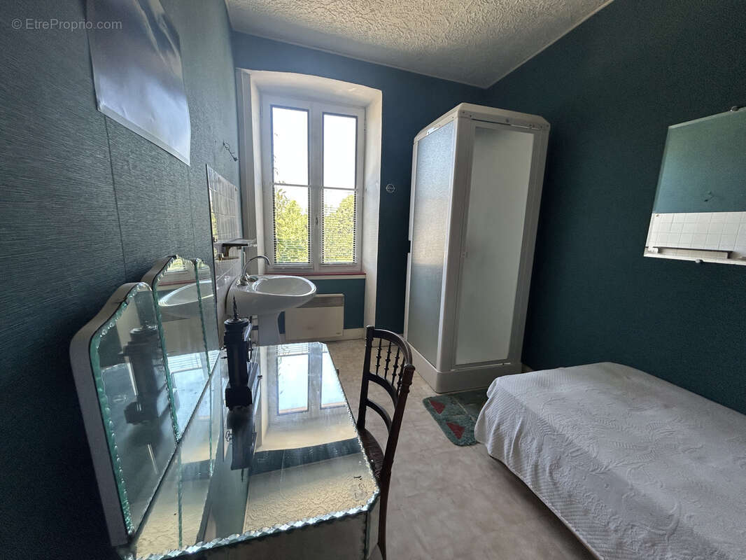 Maison à PEROLS-SUR-VEZERE