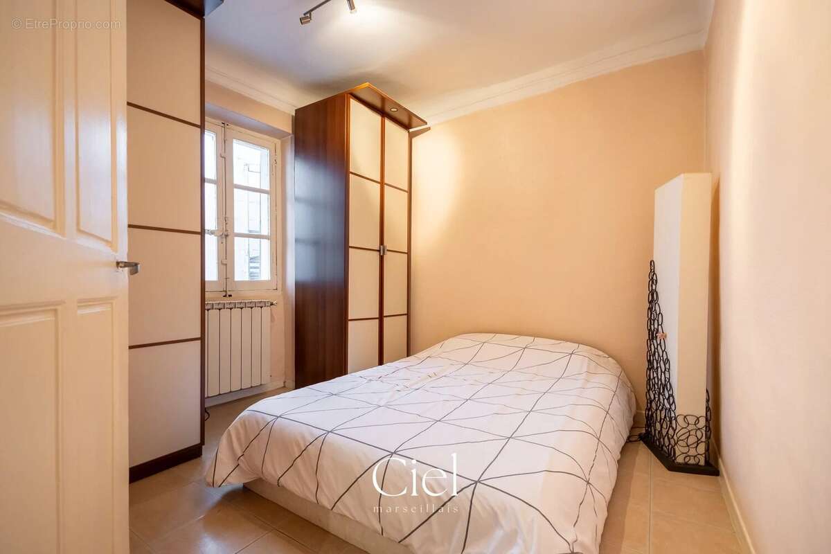 Appartement à MARSEILLE-6E