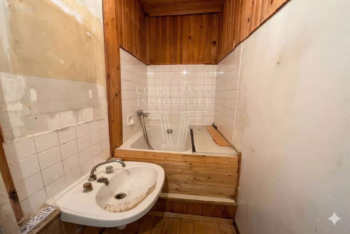 Appartement à LEVALLOIS-PERRET